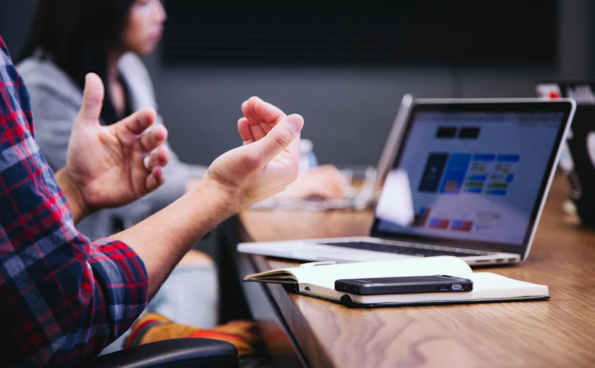 A consulting conversation at a meeting table